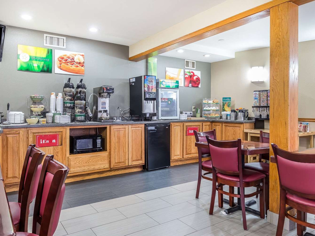 Quality Inn Mount Vernon At I-57 And I-64主图