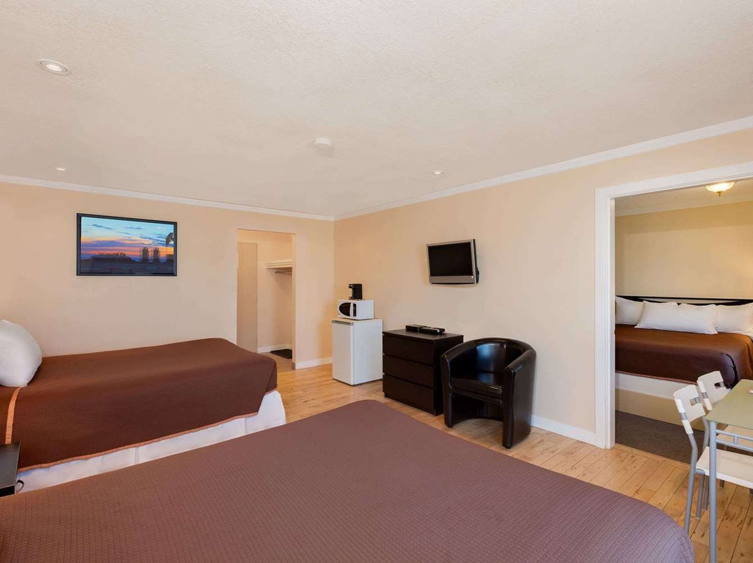 Baymont by Wyndham Edson主图