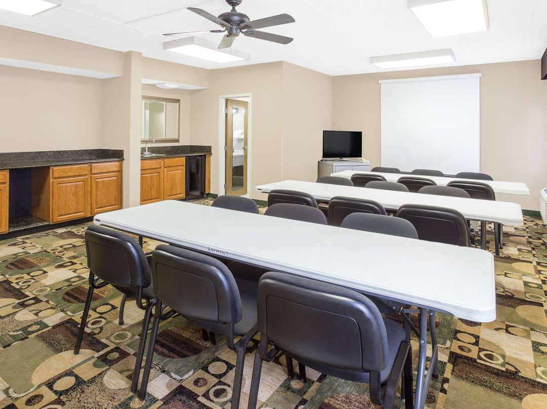 Baymont by Wyndham Janesville主图