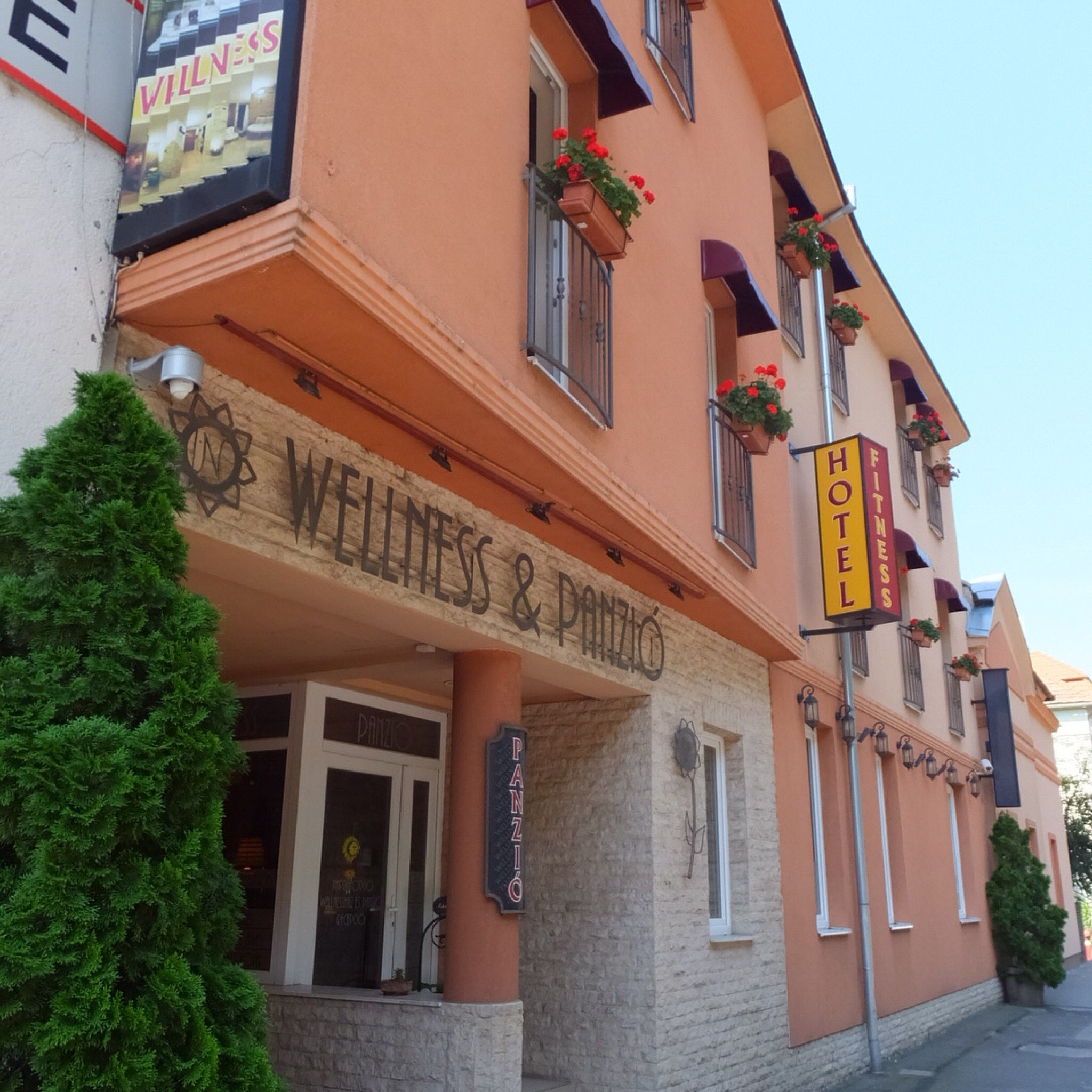 Napraforgó Wellness Ház es Panzió-官方