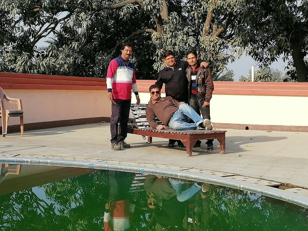 Hill View Hotel & Resort主图