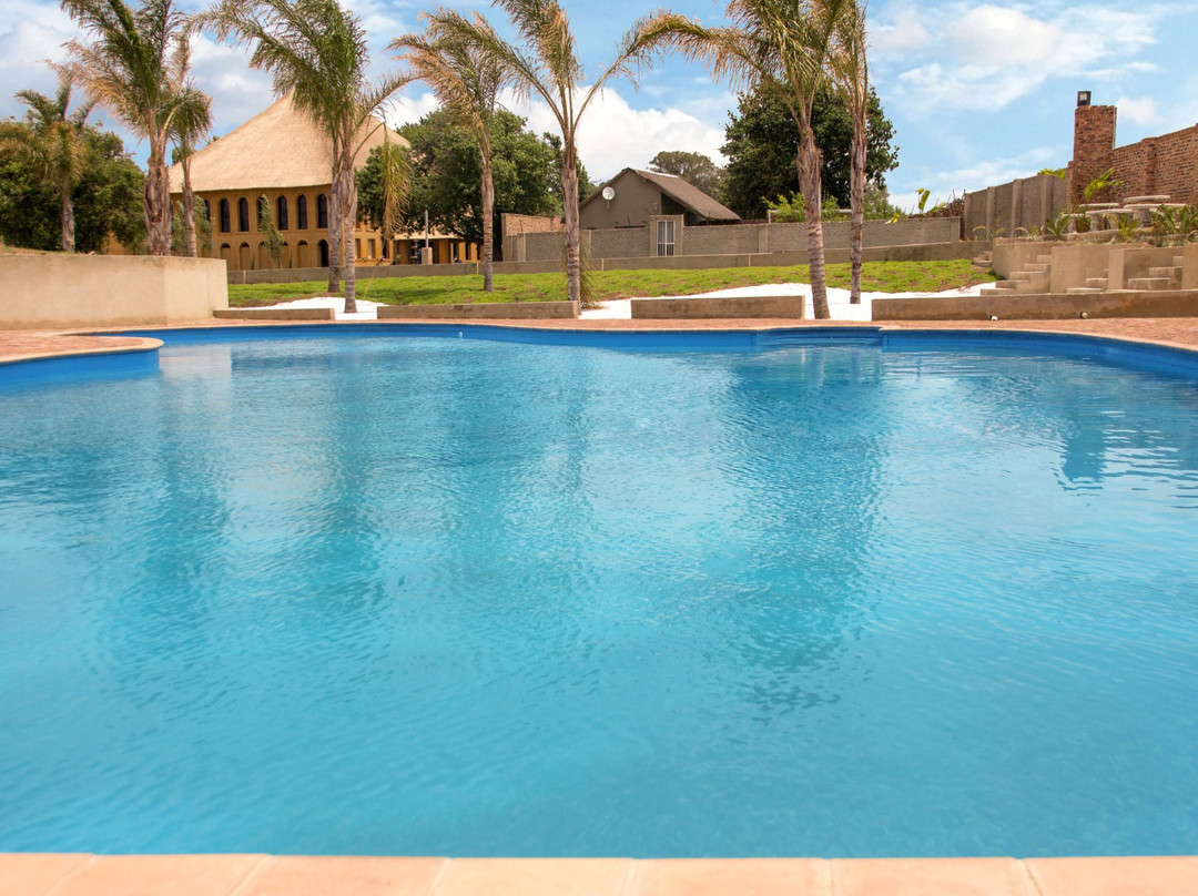 The Three Countries Estate主图