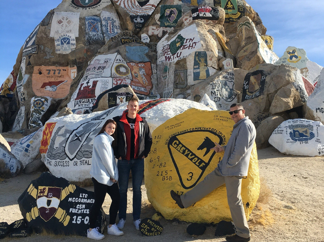 Painted rocks-Fort Irwin必去景点