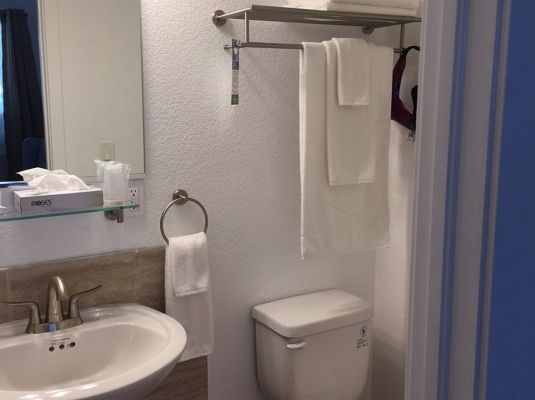 Castle Pines Motel主图