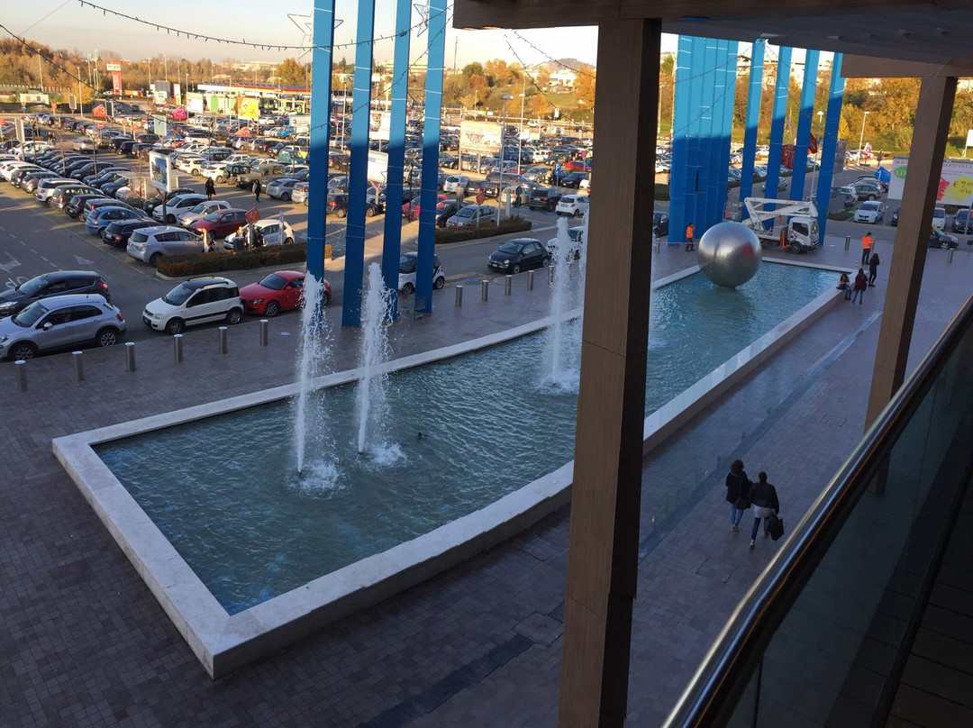 Centro Commerciale Megalo景点图片