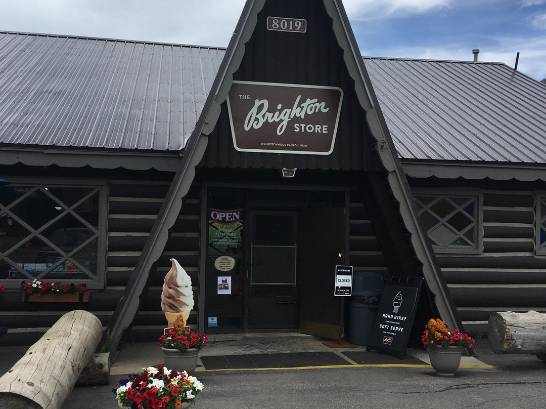 Solitude餐馆和美食-Brighton Store & Cafe