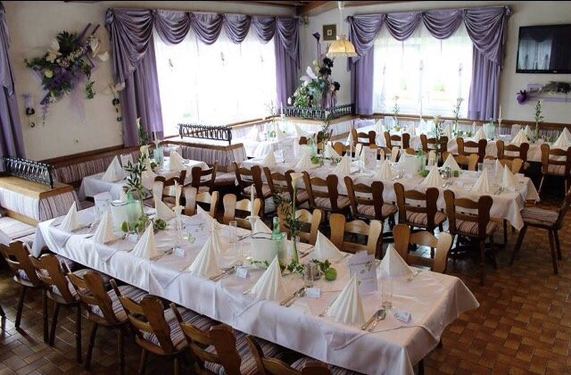 Sankt Marien餐馆和美食-Gasthaus und Kegelbahn Tirolerstuberl