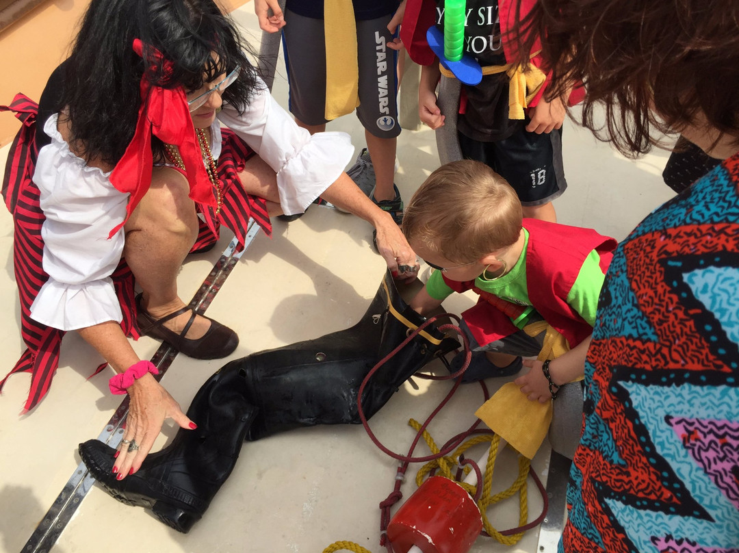 Pirate Ship Adventures of Chincoteague-钦科蒂格岛必去景点