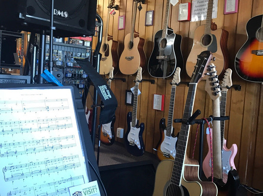 CHAPMANS Guitars and Music-奥兰治必去景点