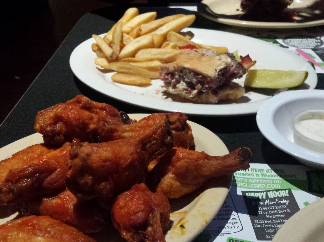 Winking Lizard Tavern