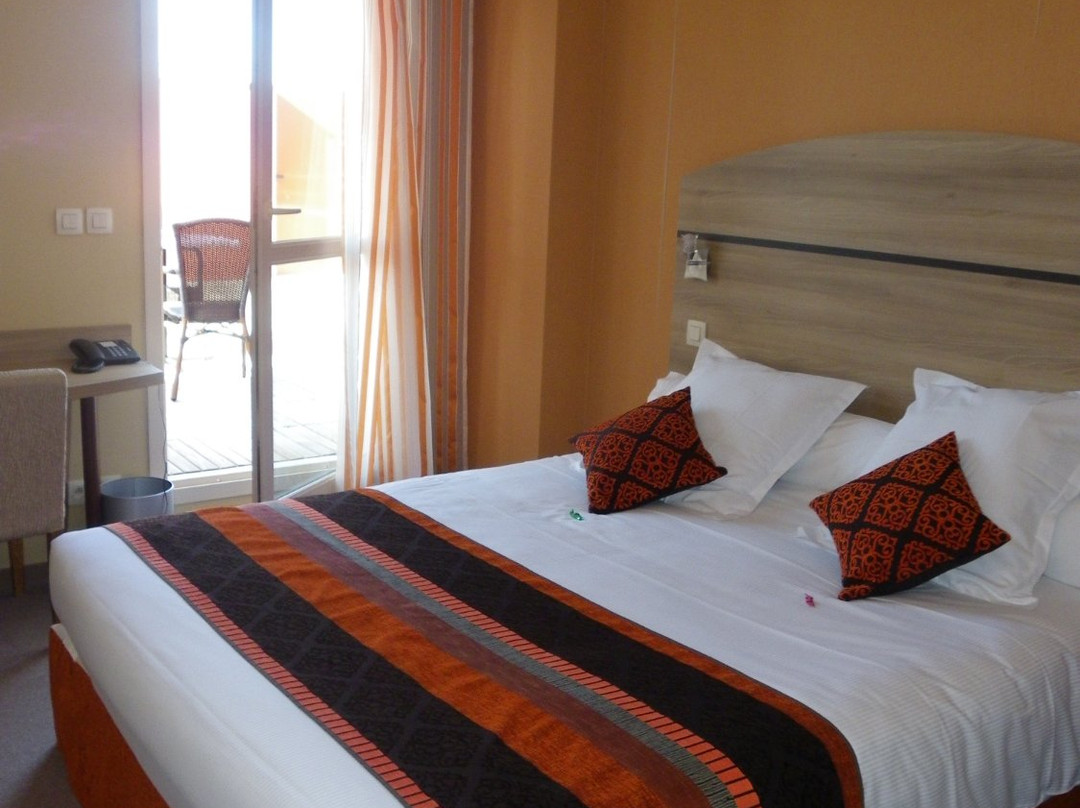 Hotel Les Etoiles Du Forez主图