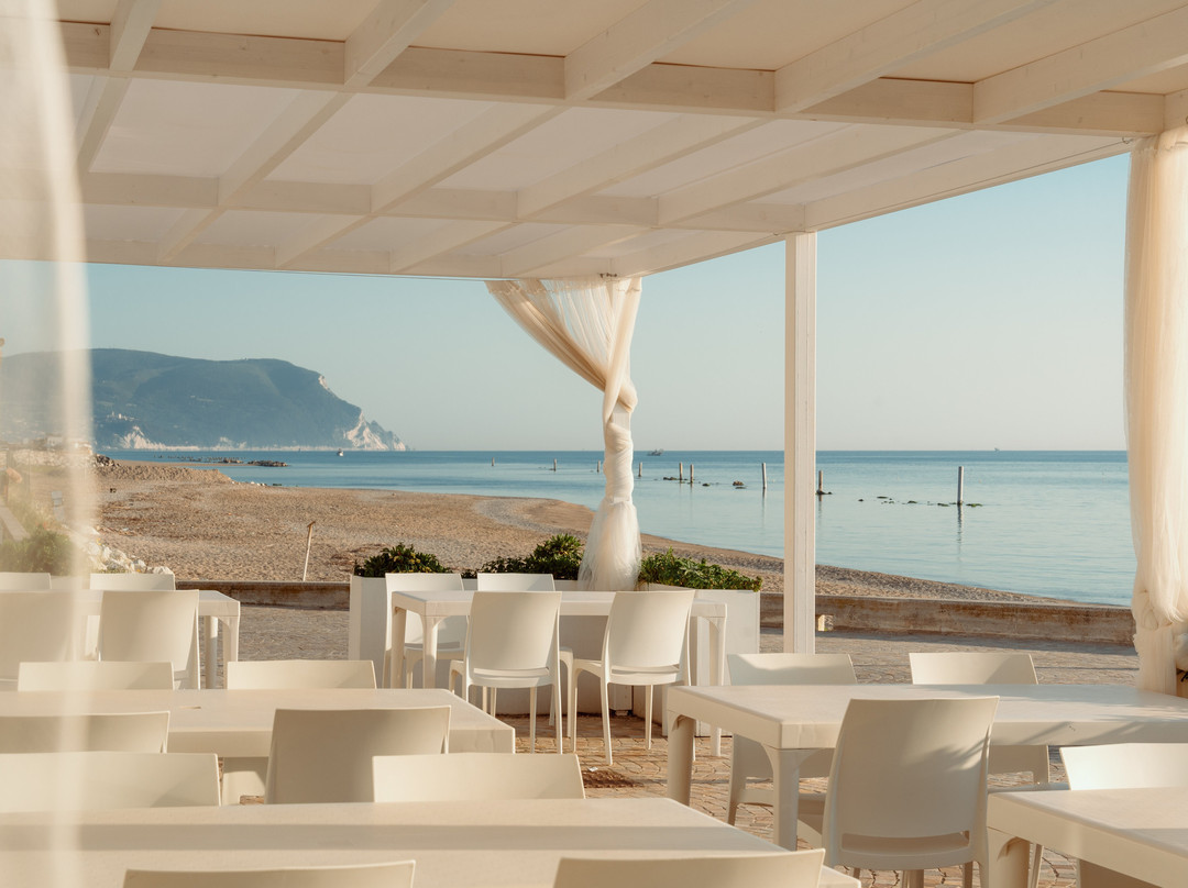 Life Restaurant