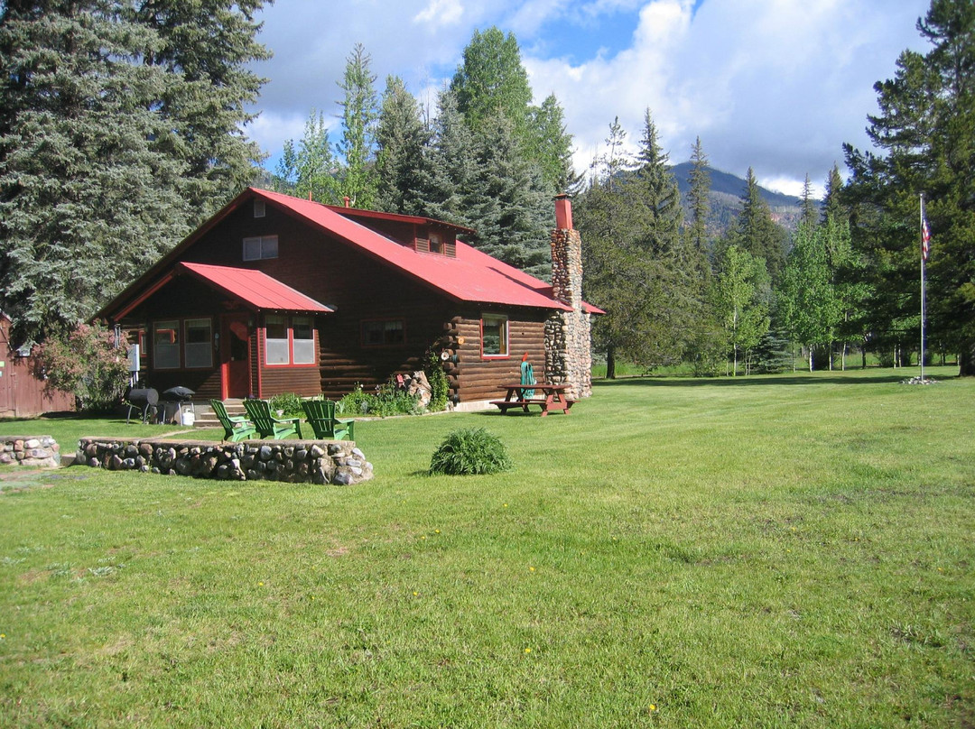 Eagle's Nest Cabins & Homes