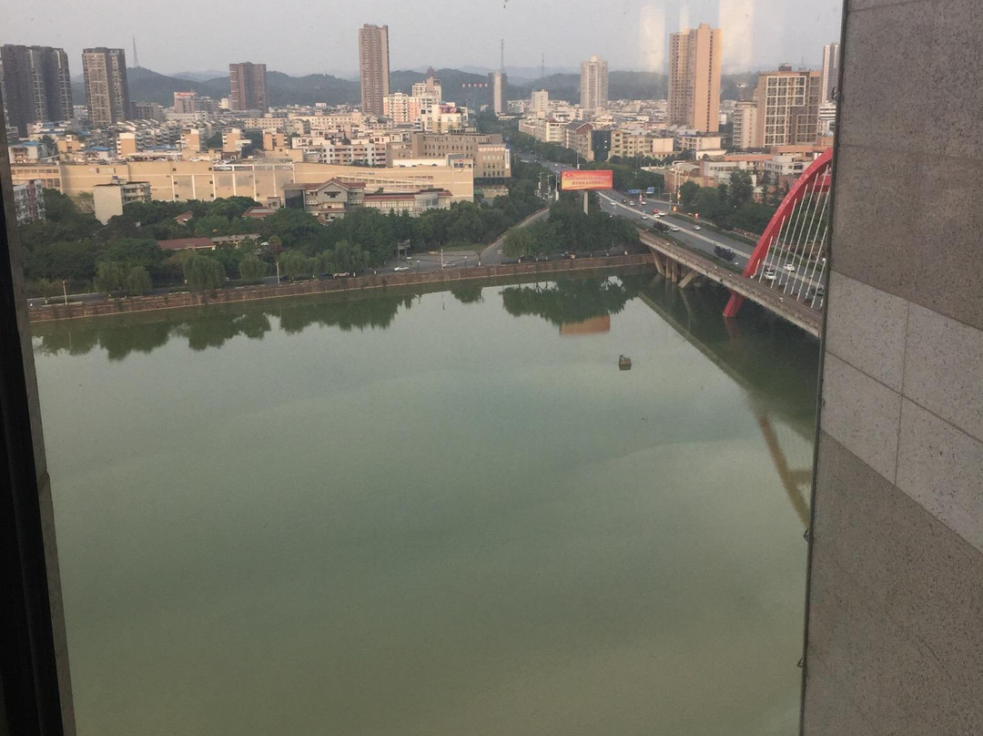 旌湖国际酒店主图