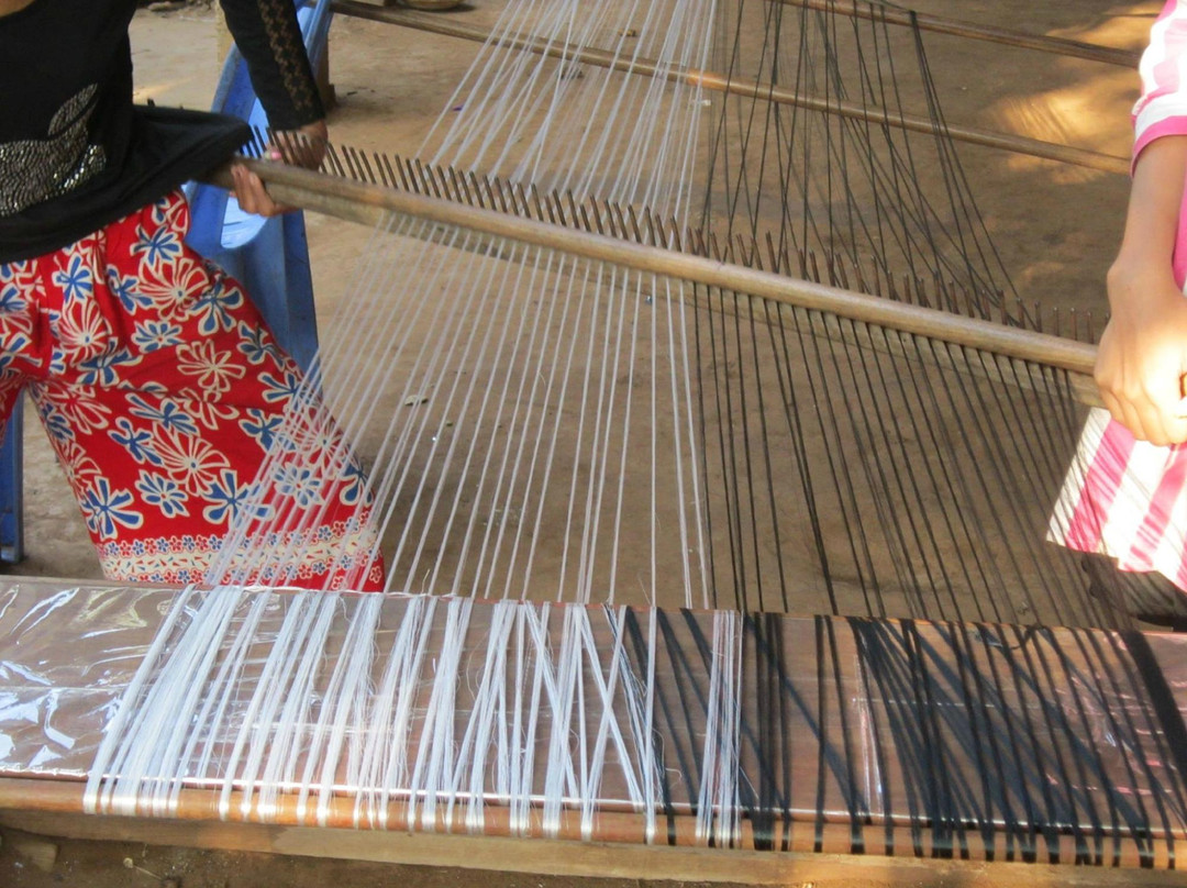Heng Naysim Tranditional Cambodian Weaving House-Kandal Steung必去景点
