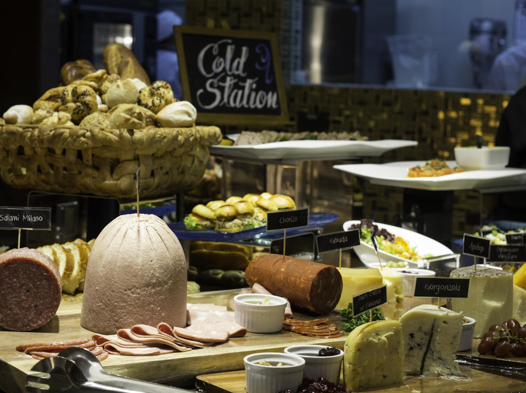 NIU, SM Aura Premier