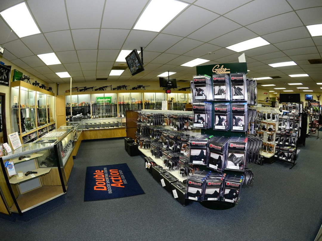Double Action Indoor Shooting Center & Gun Shop-Madison Heights必去景点