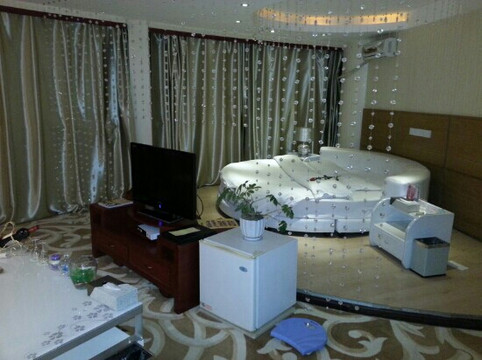 楚雄永兴大酒店主图