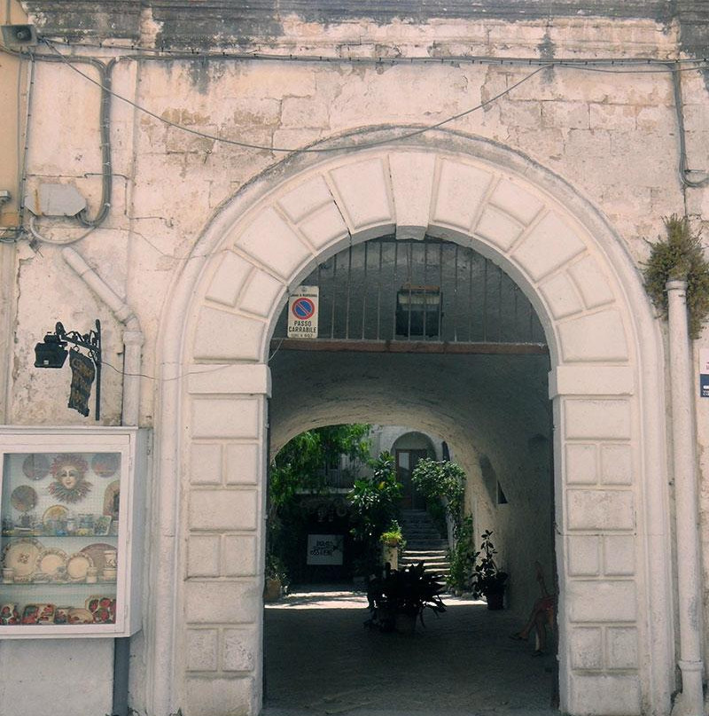 Siponto旅游景点-Ceramiche Robustella