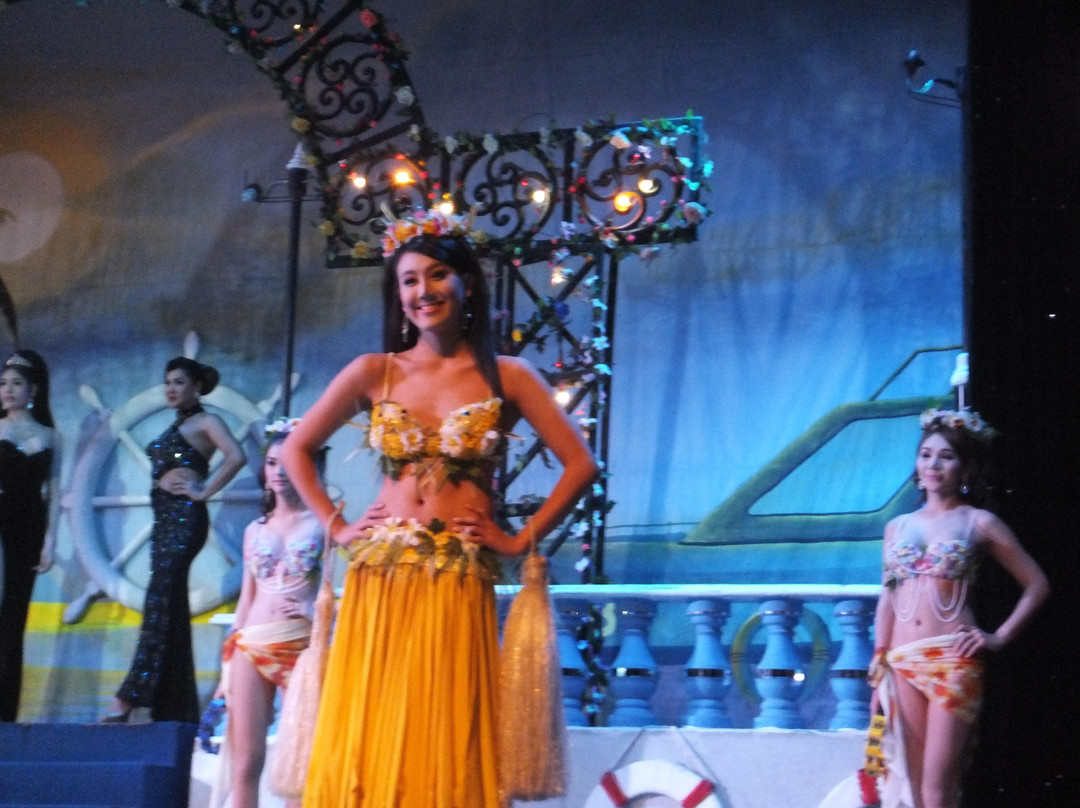 曼波人妖秀-曼谷必去景点