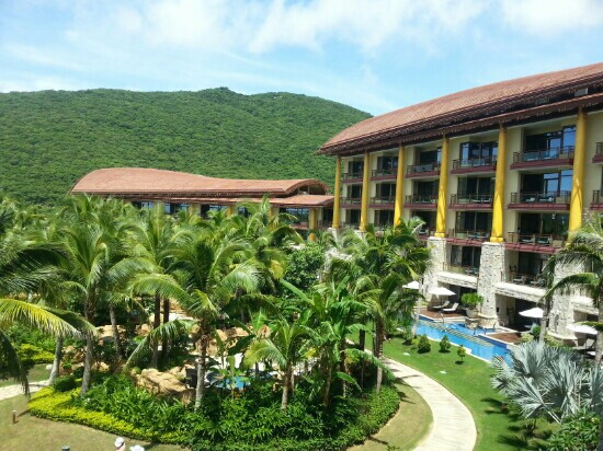 三亚亚龙湾瑞吉度假酒店主图