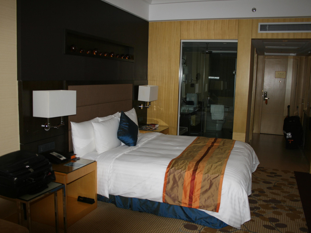 浦西万怡酒店主图