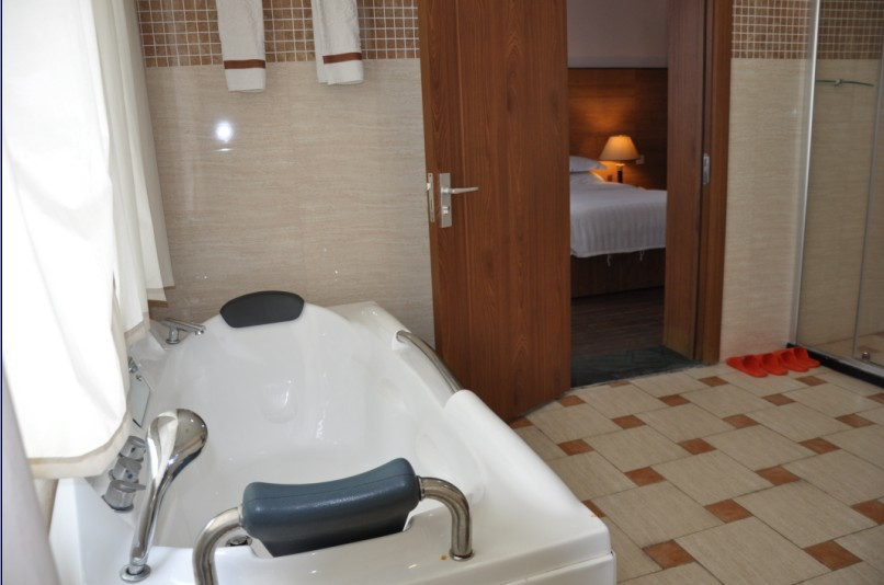 乐雪假日温泉酒店主图