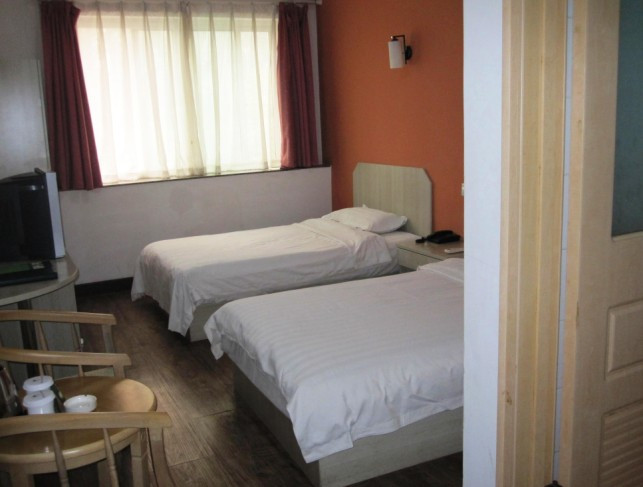 红八快捷酒店主图