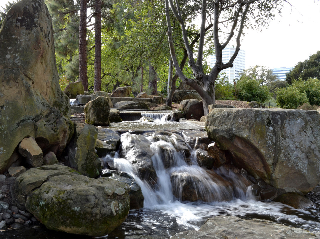 Lakeside Park and Garden Center景点图片