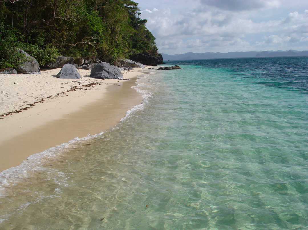 Ipil Beach-爱妮岛必去景点
