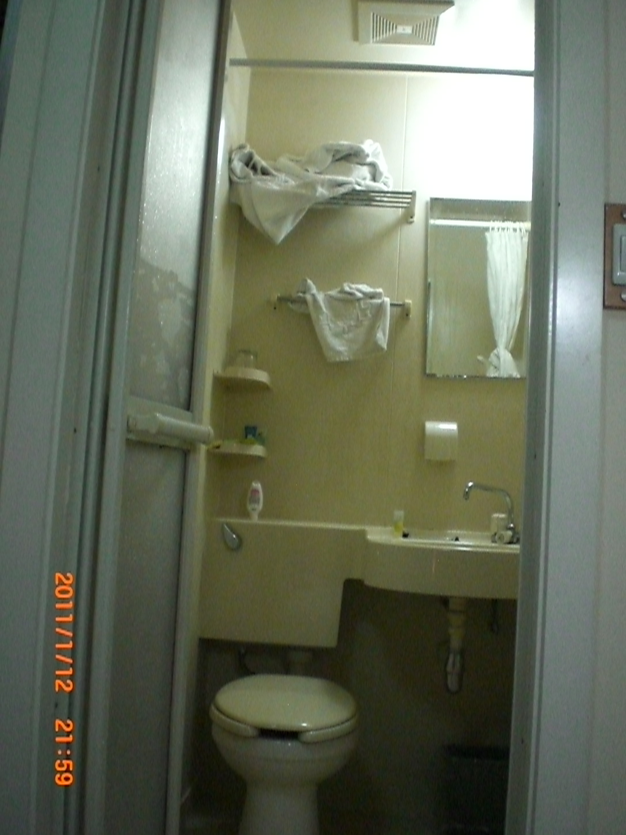 上海老船长青年酒店浦东张杨路店-客卧