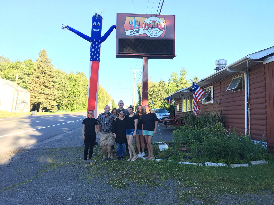 The Barrel Family Restaurant主图