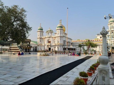 Shri Nabh Kanwal Raja Sahib Ji-Mazara Nau Abad必去景点