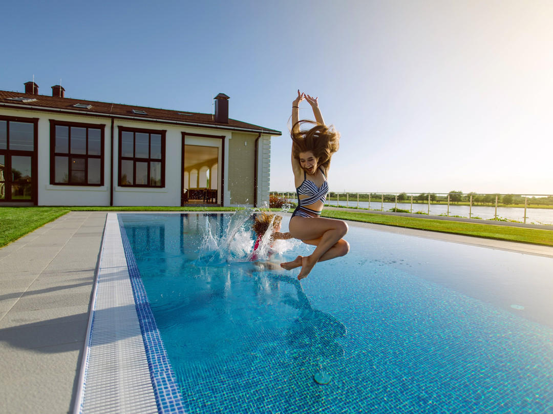 Fish Factory Hotel主图