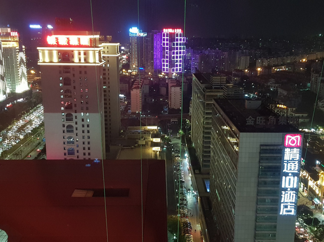 南宁中心永恒皇冠假日酒店主图