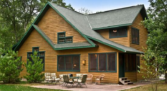 Clamshell Beach - Cottages on Whitefish