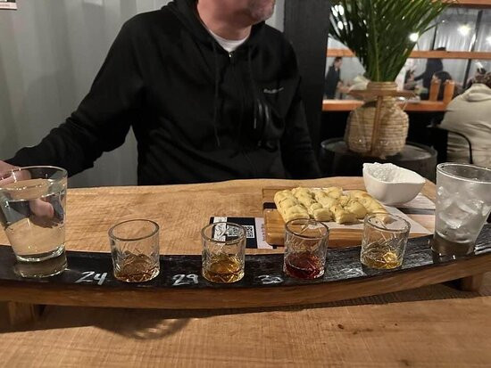 Roots and Wings Distillery-Langley必去景点