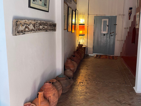 里亚德瓦提酒店主图