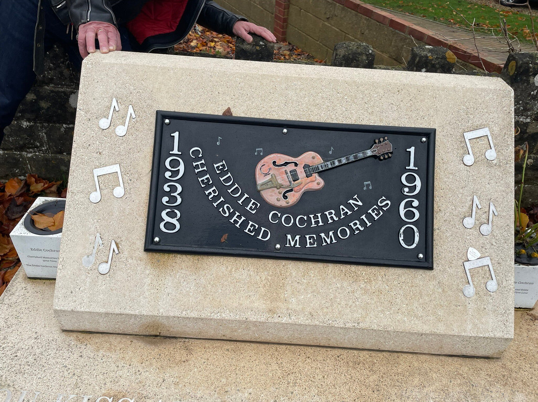 Eddie Cochran Memorial景点图片