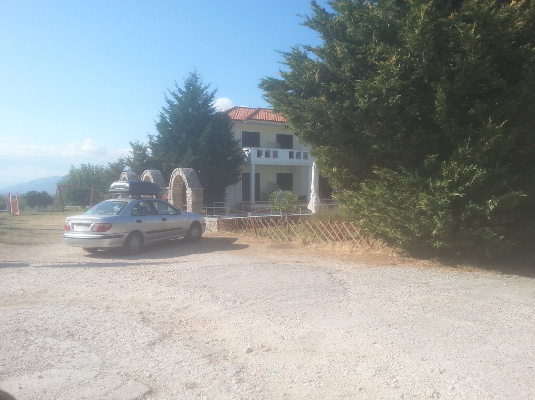 Kourtis Apartments主图