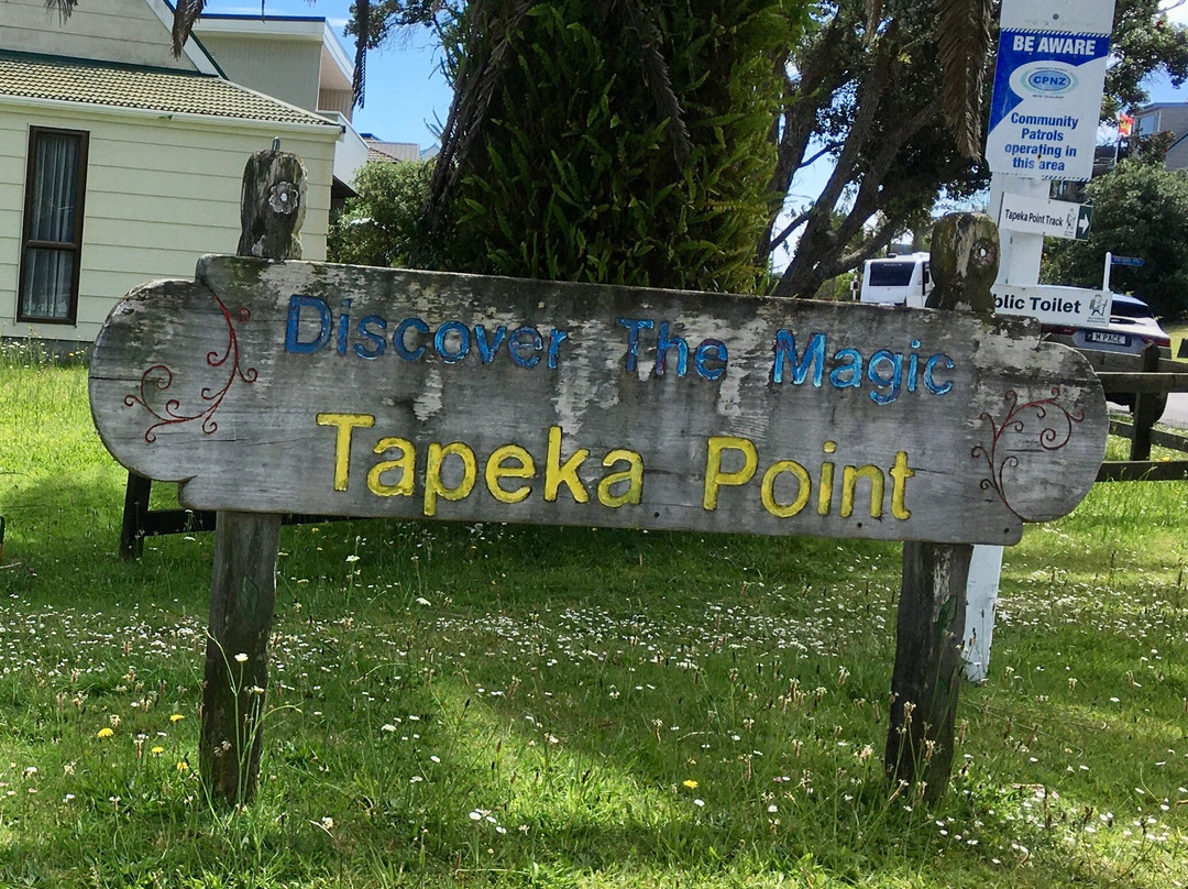 Tapeka Point Track景点图片