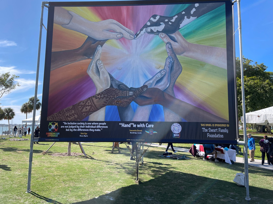 Embracing Our Differences-萨拉索塔必去景点