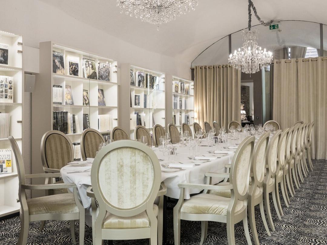 军事广场酒店主图