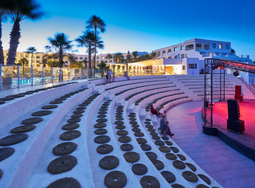 文奇诺扎海滩酒店主图