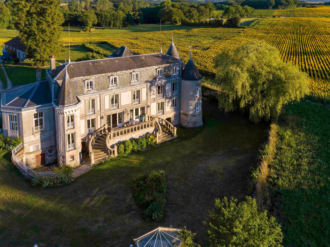 瓦艾尔地区酒店主图