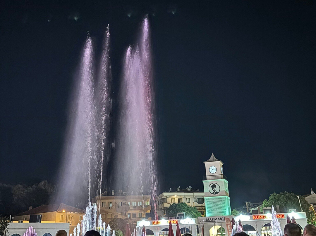 Dancing Fountains景点图片