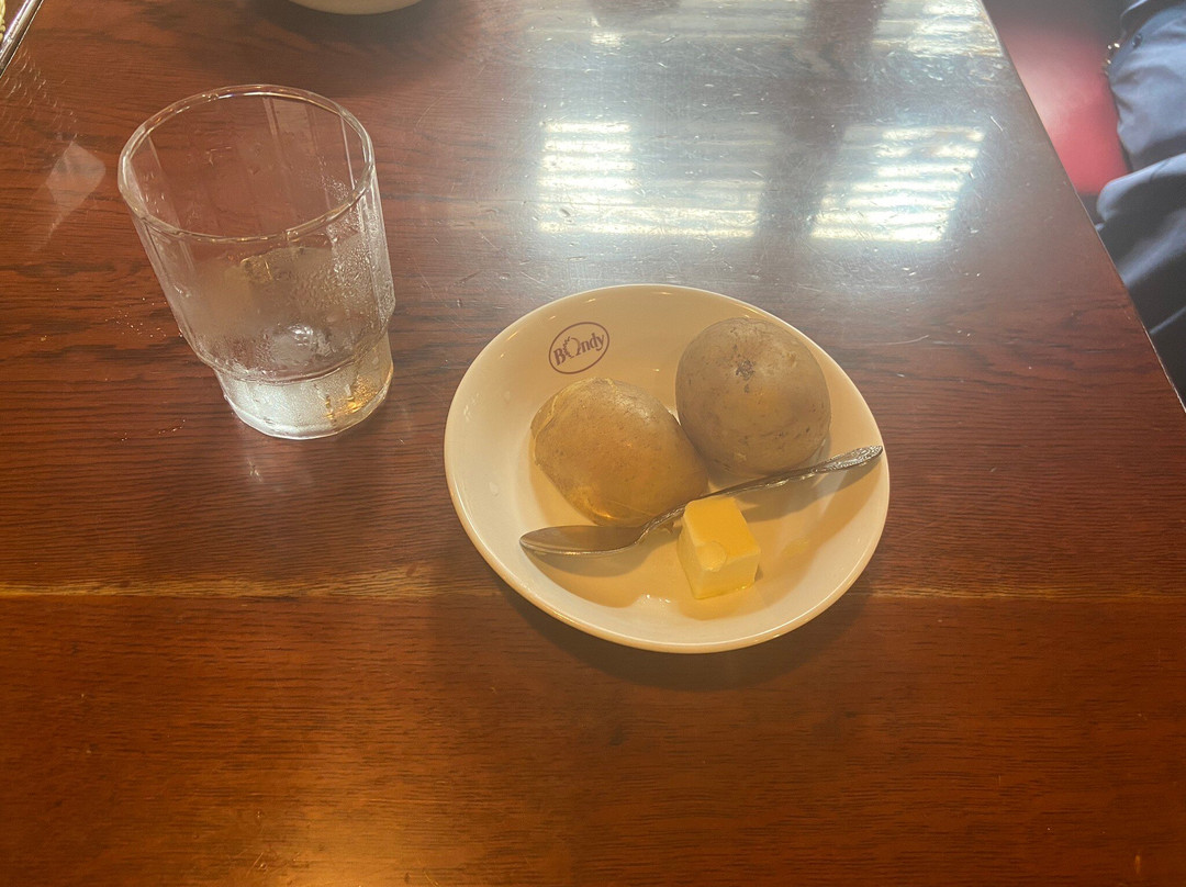 ボンディ 神保町本店