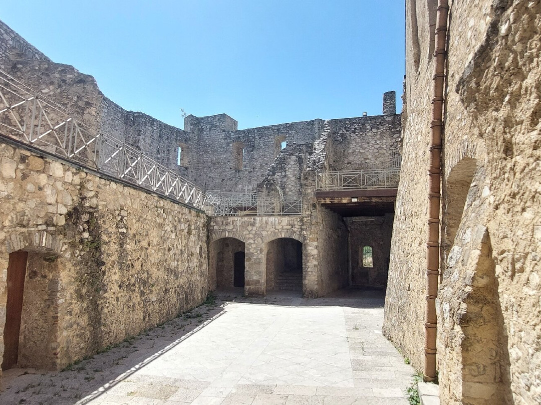 Castello Caracciolo景点图片