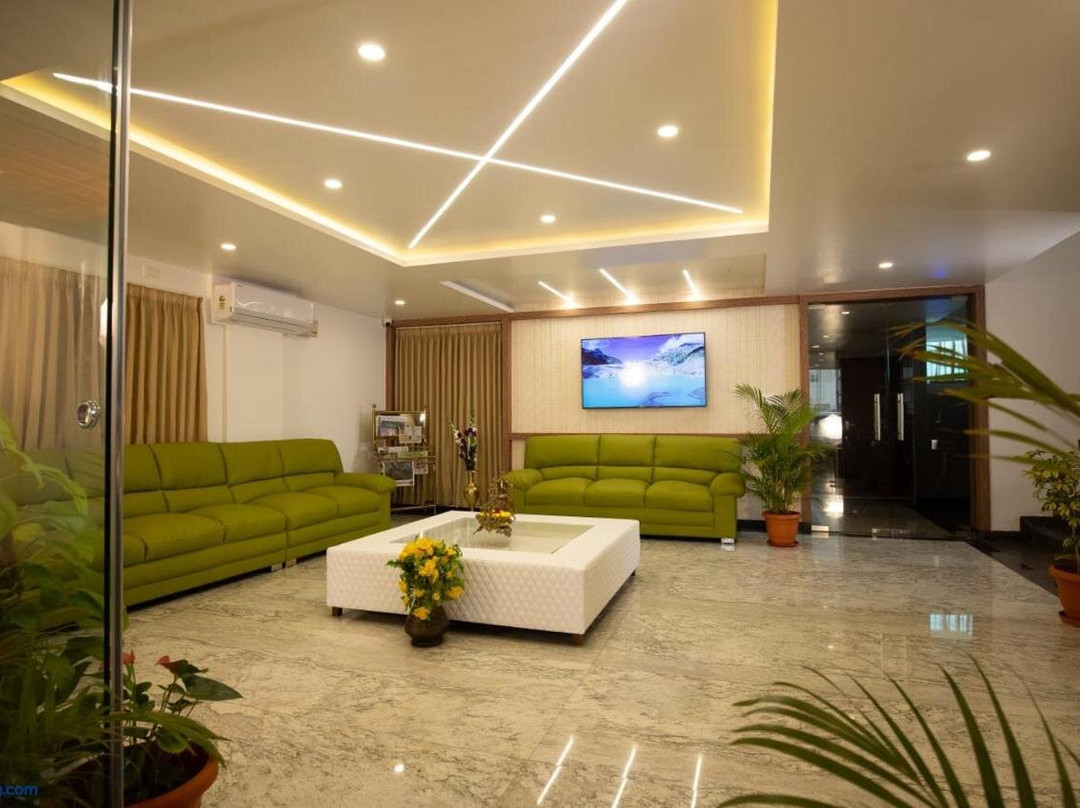 Villa Grand Hotel Near Kempegowda International Airport