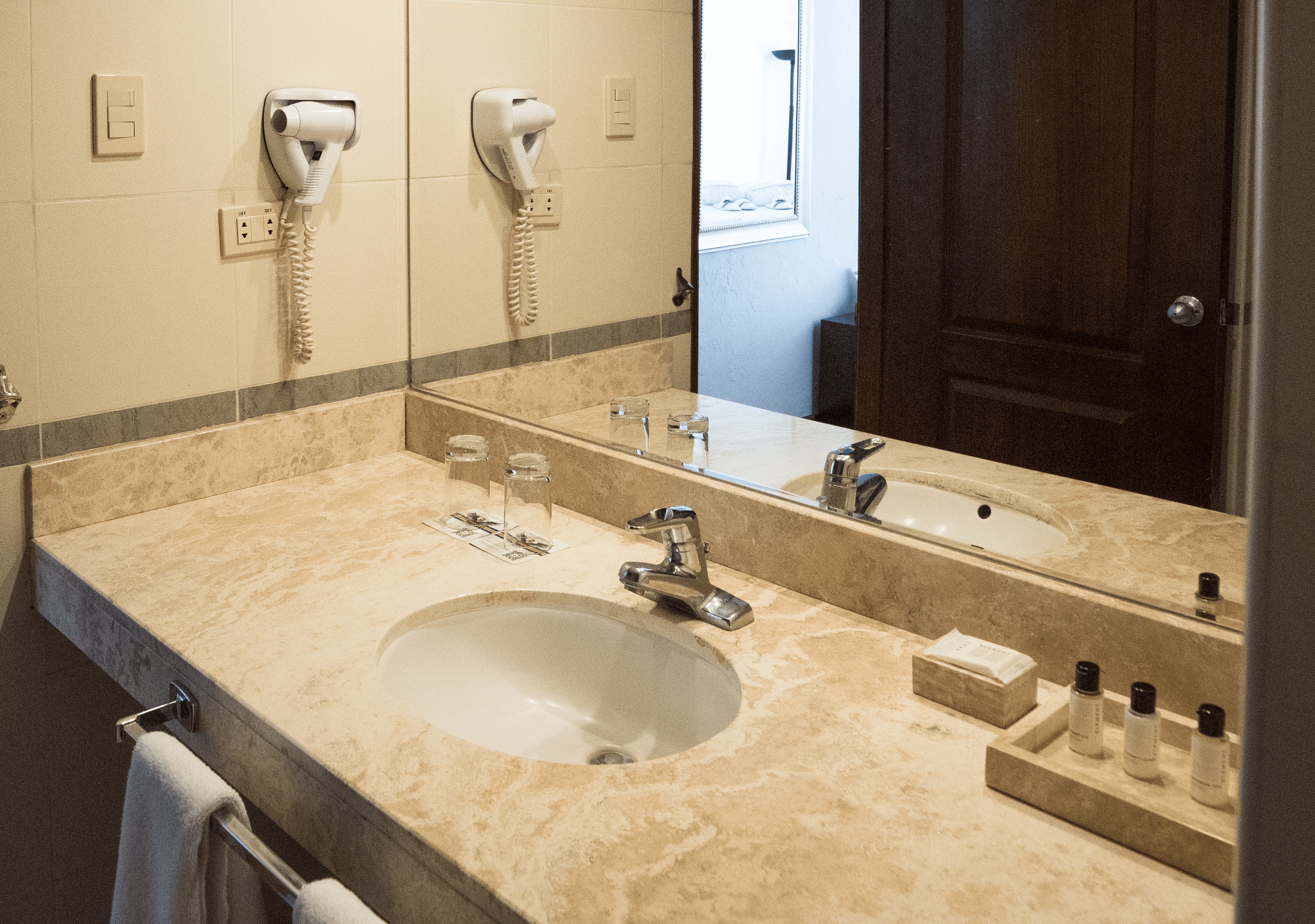 BTH Hotel Arequipa Lake-浴室